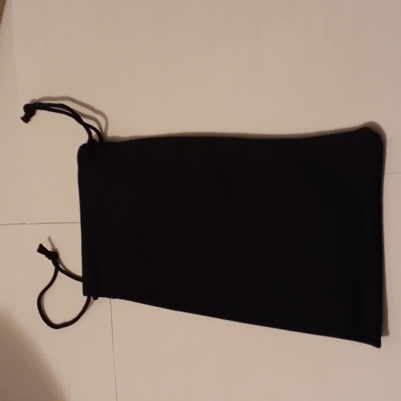 Black Minimal Square Golden Ring Sunglasses - Picture 4 of 4